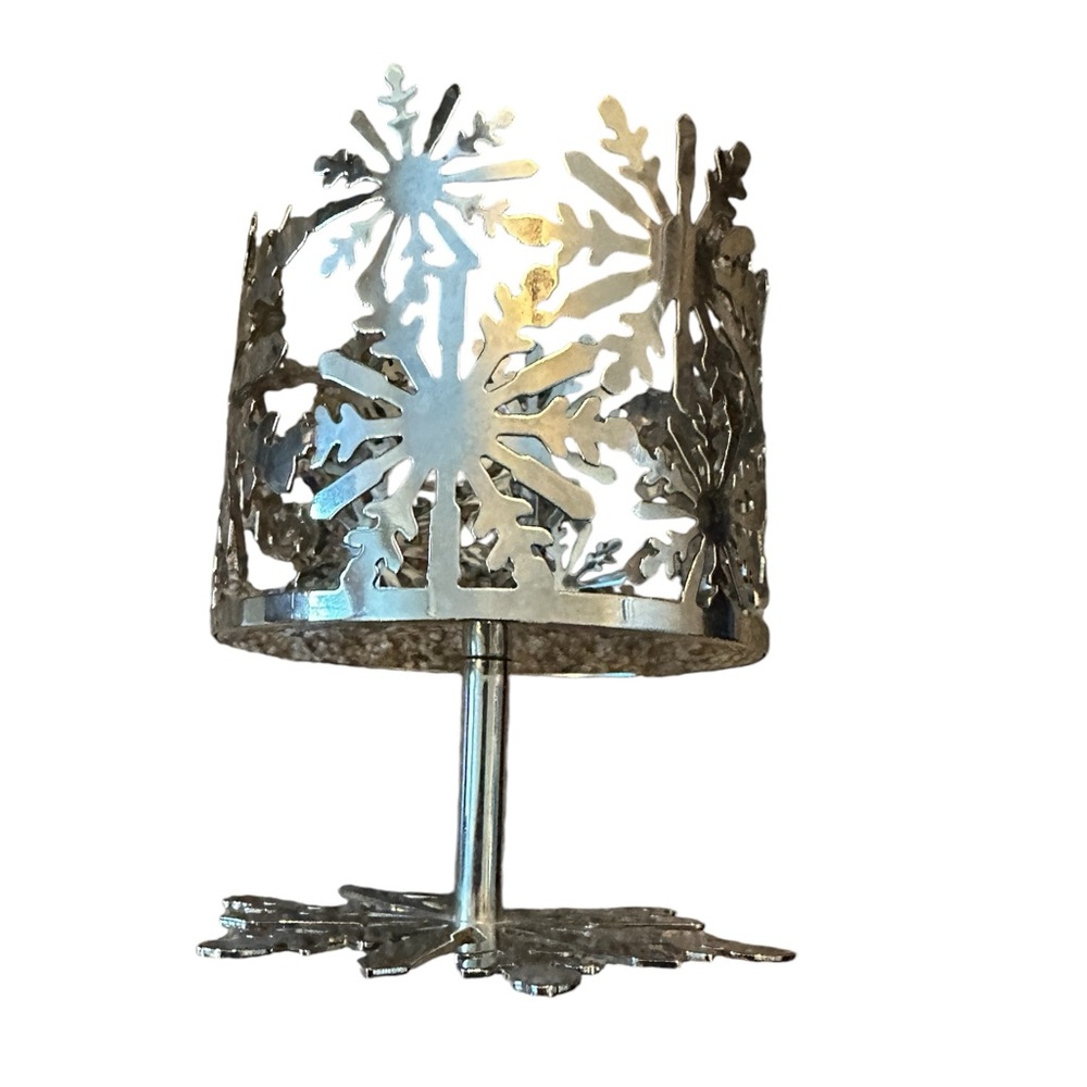 Bath & Body Works Silver Metal Snowflake Candle Holder for 3 Wick Candle-NWT